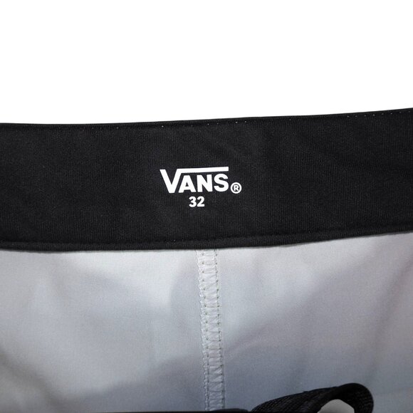 VANS Men's 32 x 8 Sidelines 18" Outseam Board Shorts Sample "Celadon Green" NWT - Picture 6 of 9